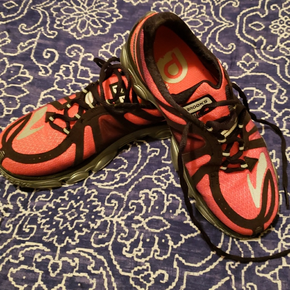 Running shoes
